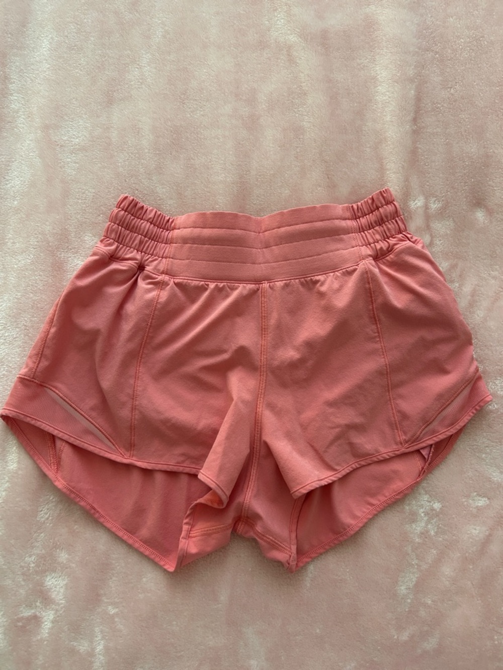 Lululemon High Rise Hotty Hot 2.5” Shorts